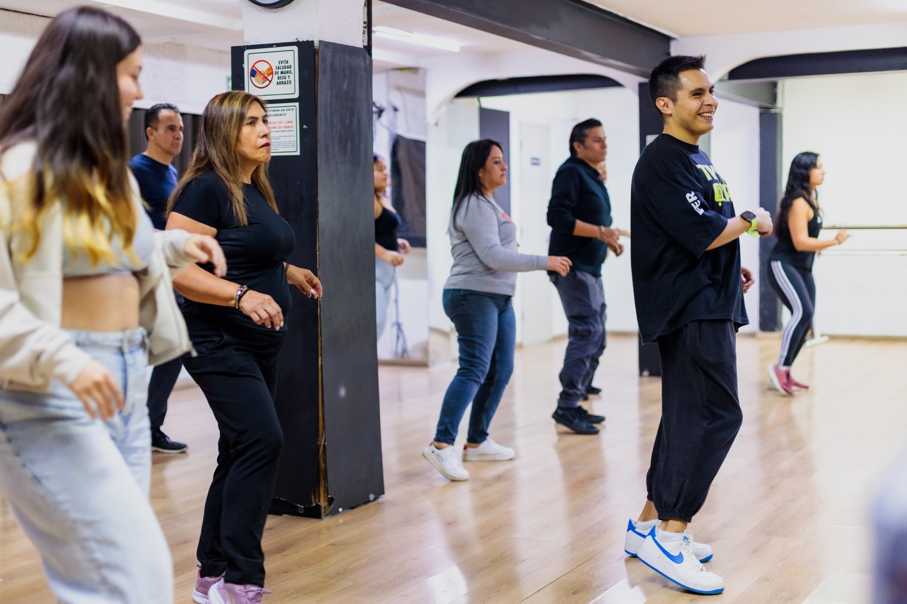 Clases y comunidad en Azúcar Dance Studio
