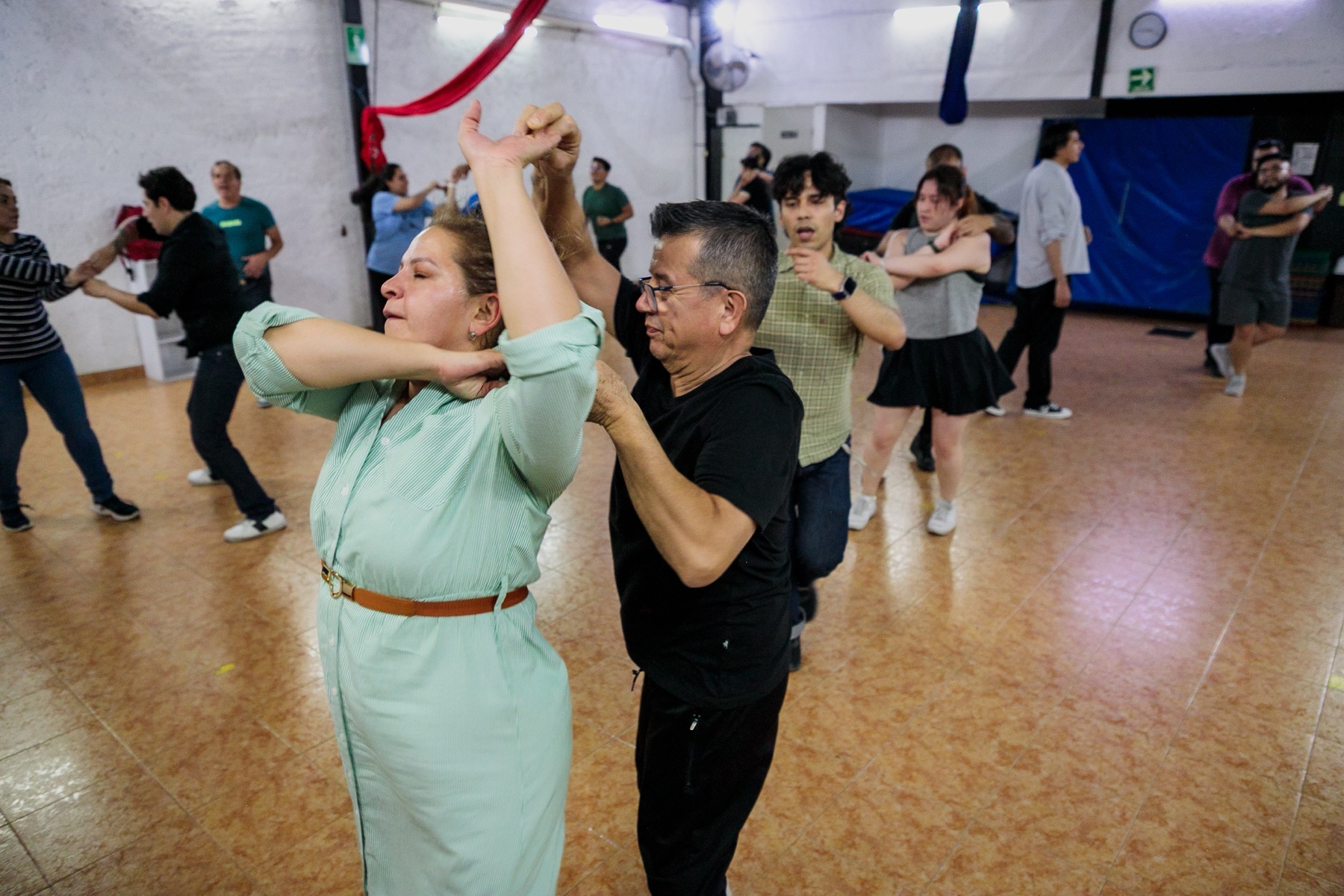 Clases y comunidad en Azúcar Dance Studio