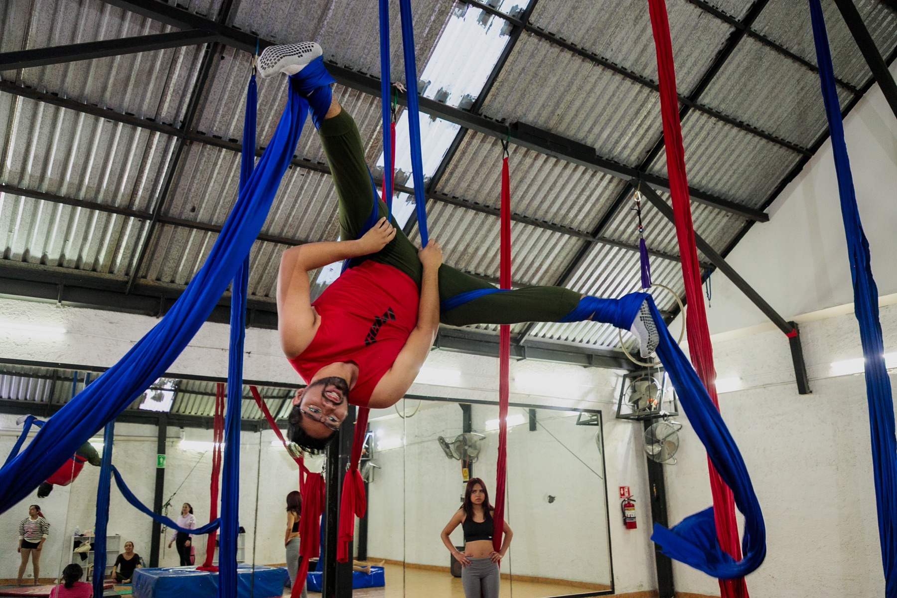 Danza Aérea en Azúcar Dance Studio