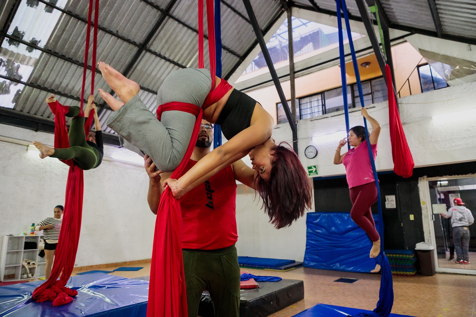 Danza Aérea en Azúcar Dance Studio
